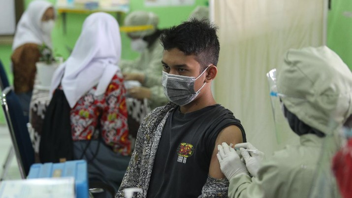 Vaksinasi COVID-19 Pekanbaru Mencapai 91,26 Persen