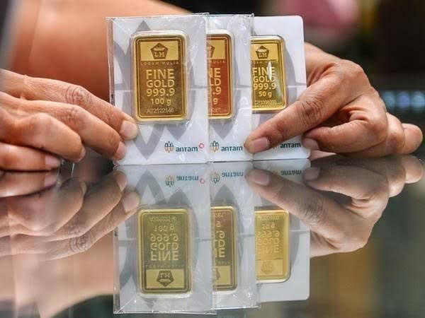 Harga Emas Antam Melonjak Rp 40.000 setelah Turun
