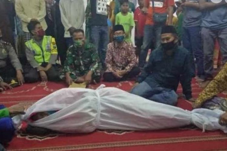 Pemuda Siak Tantang Sumpah Pocong Terkait Aliran Uang Haram Rp150 Juta,Beranikah Endang Sukarelawan?