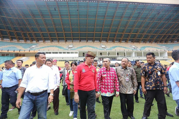 Ketum PSSI Mochamad Iriawan dan Gubernur Riau Syamsuar Tinjau Stadion Utama Riau