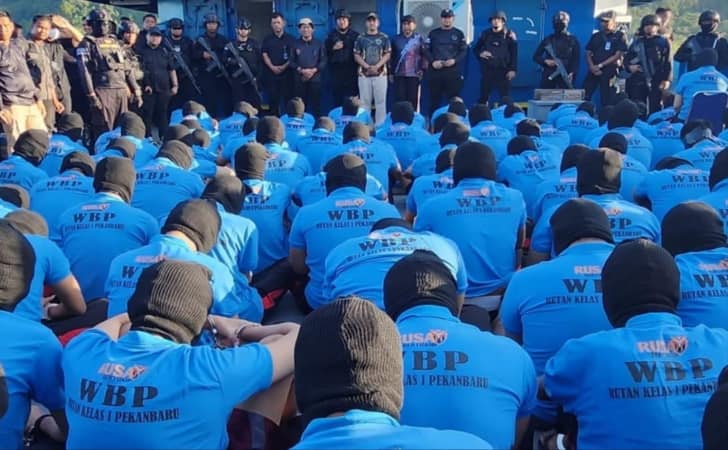 100 Napi Di Riau Dipindahkan Ke Lapas Nusakambangan