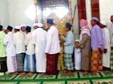 Pandangan Beberapa Ulama Mengenai Bersalaman Sesudah Sholat