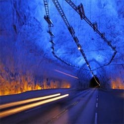 Menguak Sejarah Terowongan Terpanjang di Dunia