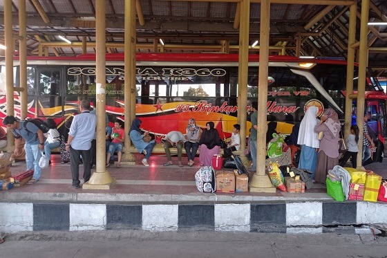 Terminal AKAP Kota Pekanbaru Dipadati Penumpang yang Akan Liburan