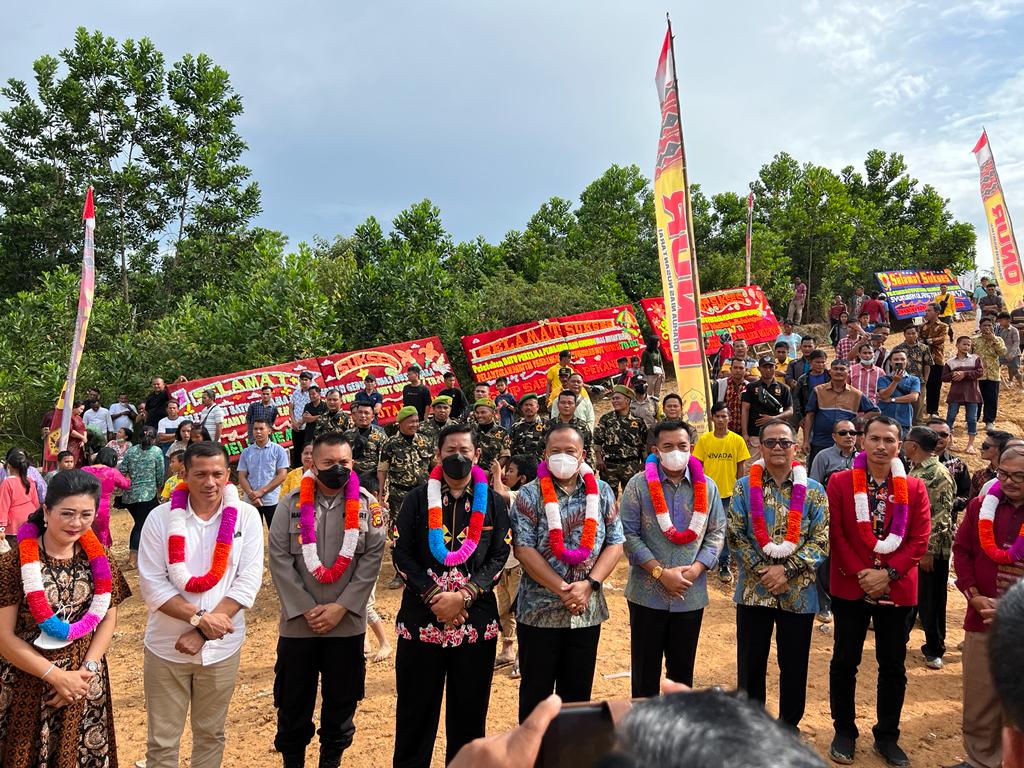 H. M Adil Hadiri Peletakan Batu Pertama Gedung Nias Nusantara