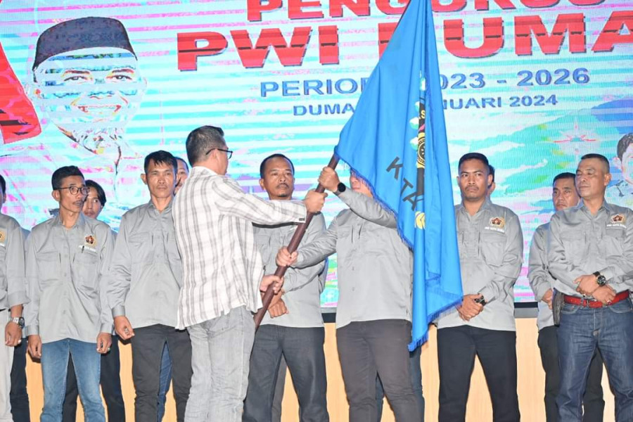 Pengurus PWI Dumai Resmi Dilantik, Raja Isyam  Ajak Wartawan Tetap Kritis dan Dukung Kepentingan Daerah