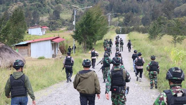 Baku Tembak TNI-Polri dengan KKB Terus Terjadi di Papua