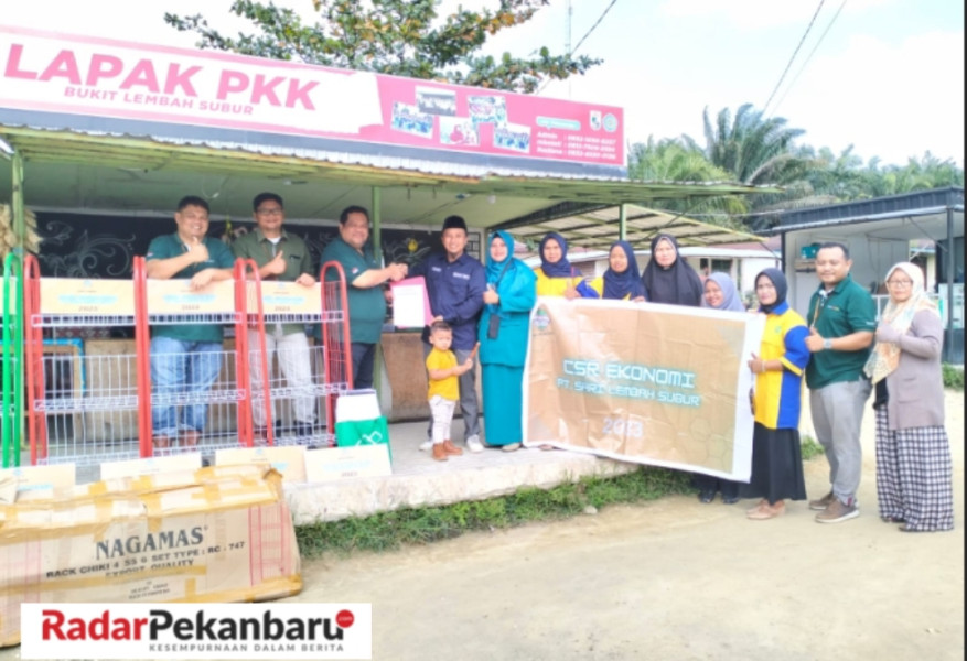 Melalui CSR PT SLS Suplay Dana Kelapak PKK Desa Bukit Lembah Subur Guna Meningkatkan Perekonomian