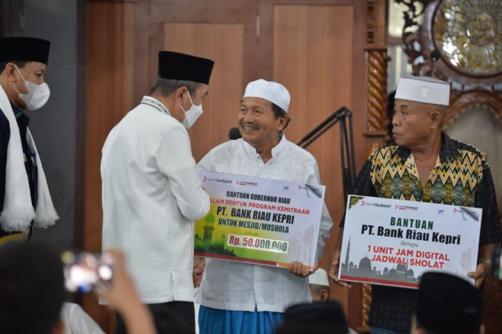 Gubri Salurkan CSR BRK di Kuansing