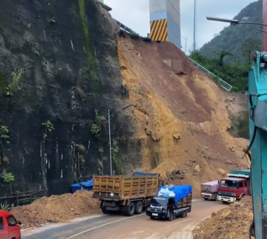 Longsor di Kelok Sembilan, Jalan Lintas Riau-Sumbar Kembali Dibuka