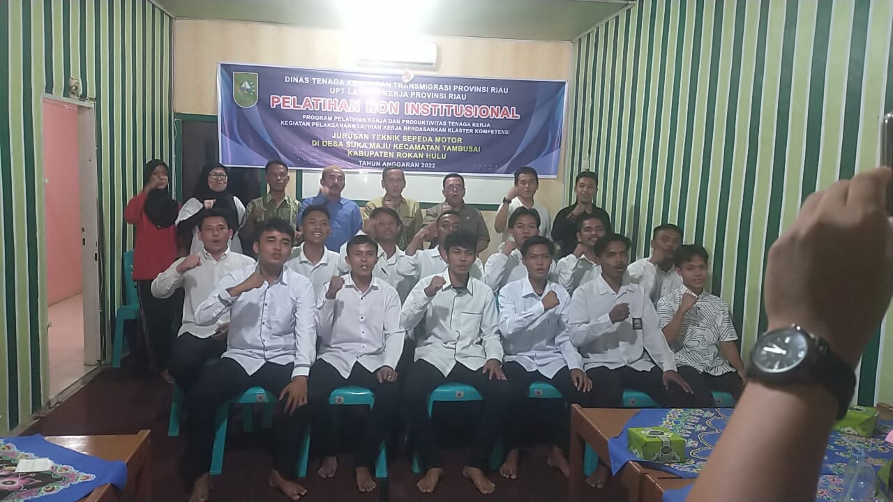 Syamsurizal Berharap Desa Sukamaju Lahirkan Duta Montir Sepeda Motor di Rokan Hulu