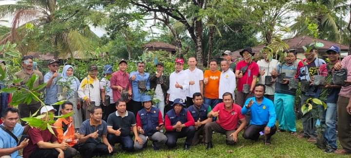 POTI bagikan bibit buah-buahan untuk masyarakat
