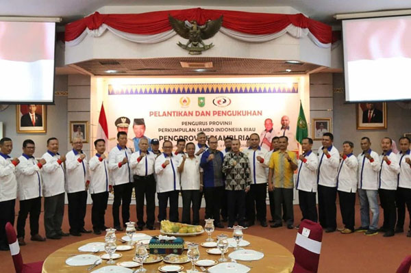 Syamsuar Hadiri Pelantikan PERSAMBI Riau