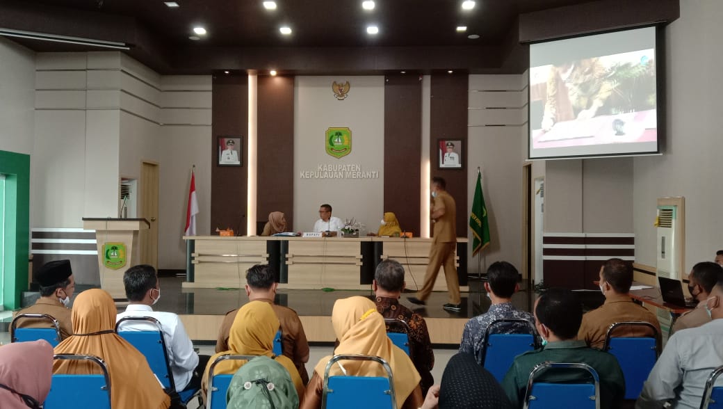 Bupati HM Adil Lakukan Rapat Koordinasi Bersama Seluruh Kepala Sekolah di Meranti Terkait Beasiswa.