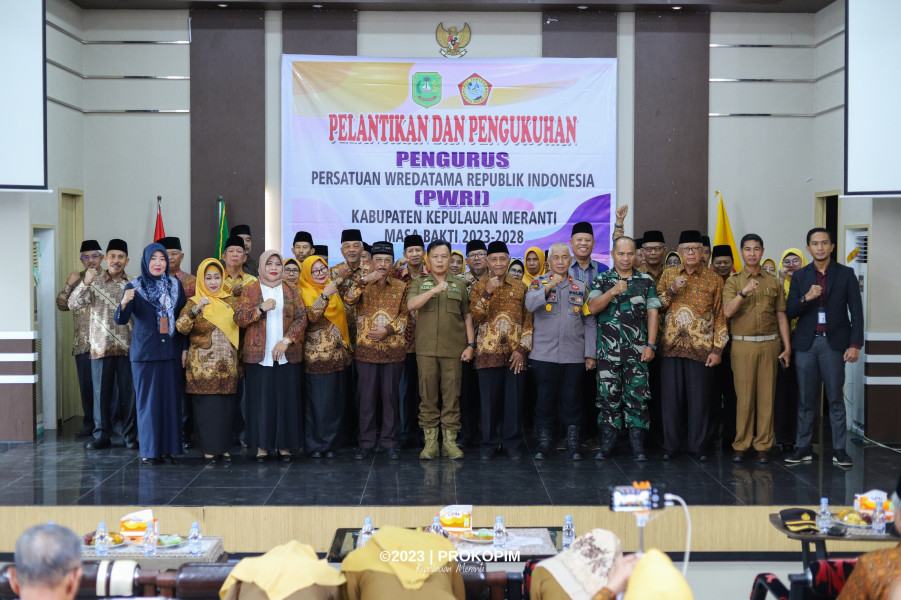 Langsung di Lantik Plt Bupati Asmar  Pengurus PWRI Kepulauan Meranti