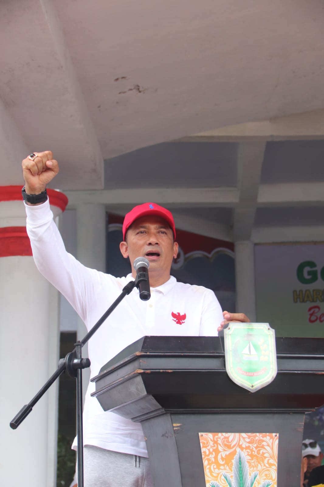 Bupati H. Muhammad Adil  jalan santai Sempena Hari Jadi Kecamatan Rangsang yang ke - 27 tahun.