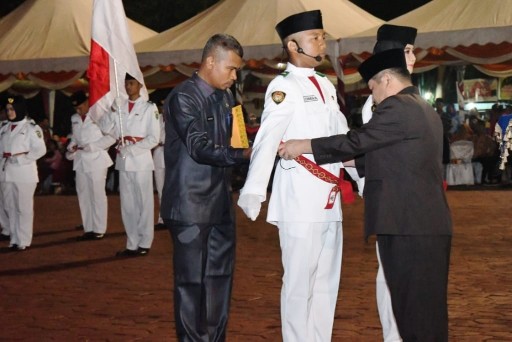 Bupati Bengkalis  Amril Mukminin Kukuhkan 75 Paskibra HUT ke-74 RI