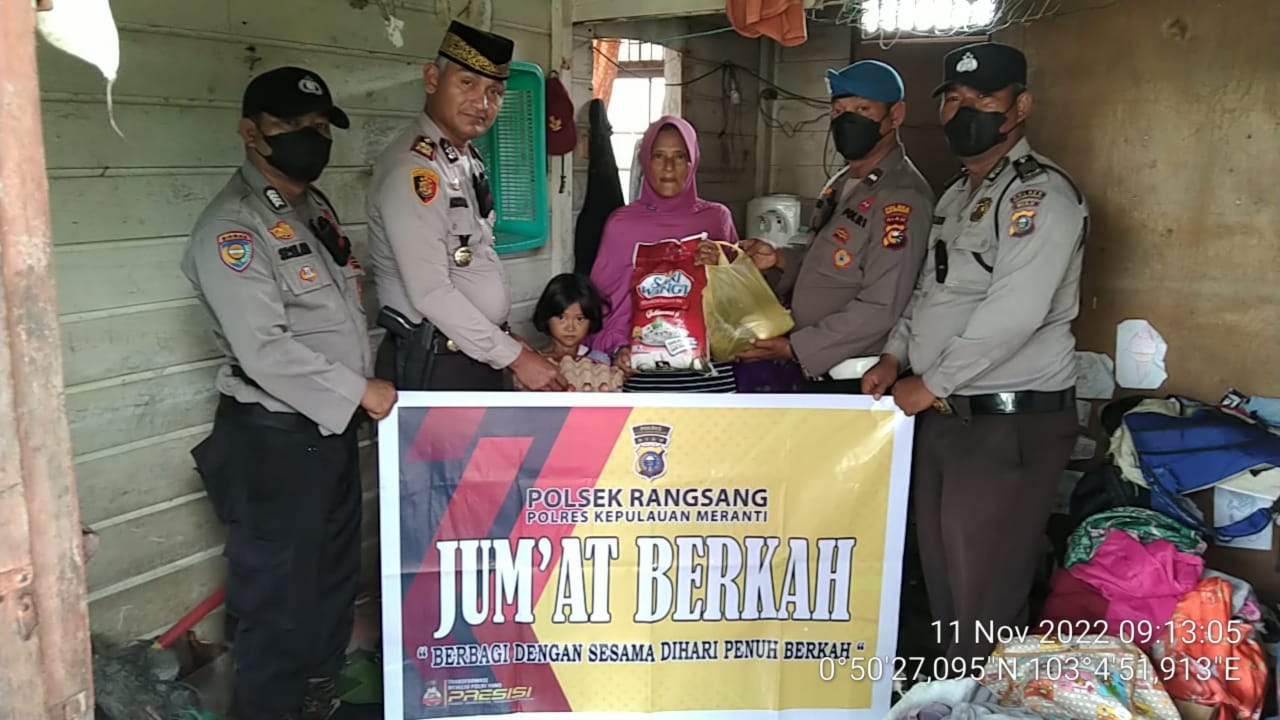 Jumat Berkah, Polsek Rangsang Bantu Warga Kurang Mampu di Tanjungsamak.