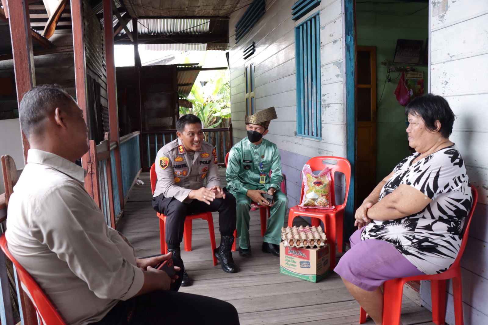 Jumat Barokah, Polres Meranti Berbagi Rezeki