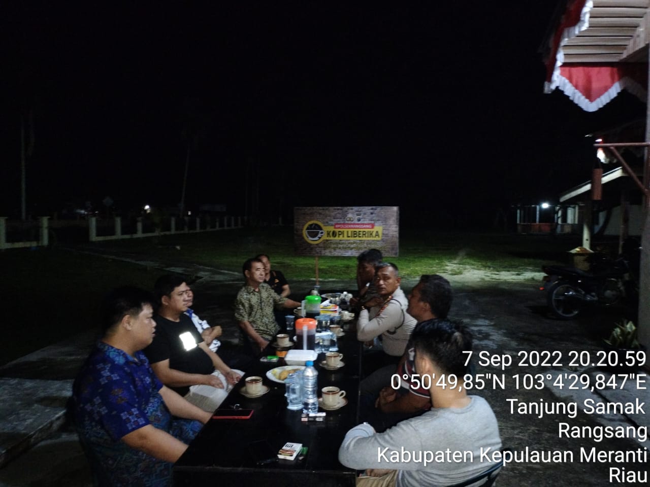 Bangun Komunikasi dan Rajut Kedekatan, Polsek Rangsang Ngopi Bareng Masyarakat Tionghoa