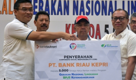 Ribuan Tenaga Kerja Rentan Riau-Kepri Terima Jaminan Perlindungan Kerja