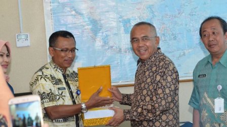 Gubernur Riau Serahkan LPPD di Kemendagri