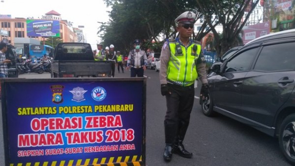 Polisi Gelar Operasi Zebra di Depan XP Club  Pekanbaru