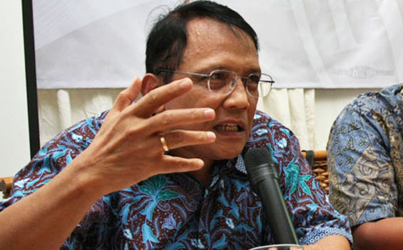 J Kristiadi : Publik Menanti Sikap Tegas Jokowi Terkait Revisi UU KPK