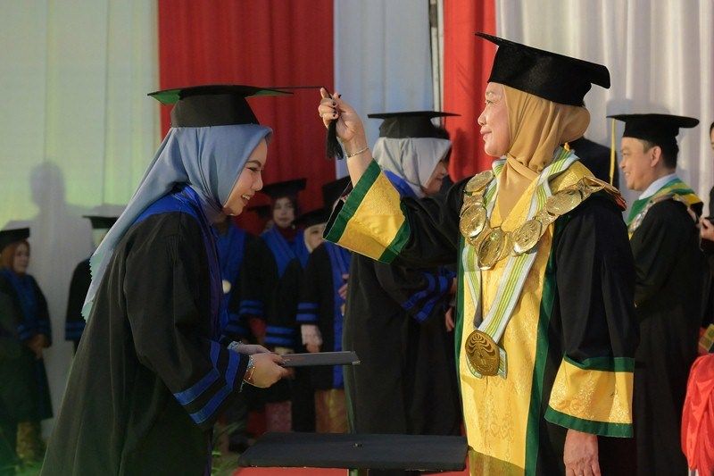 2.102 Wisudawan Unri Harus Siap Masuki Dunia Baru