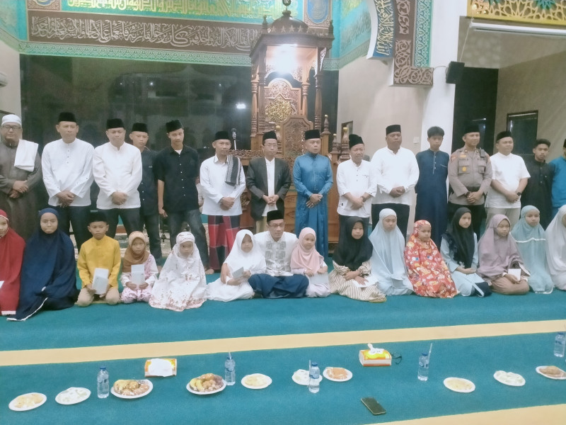 H.Asmar : Mari Kita Terapkan Al- Qur'an Sebagai Pedoman Hidup.