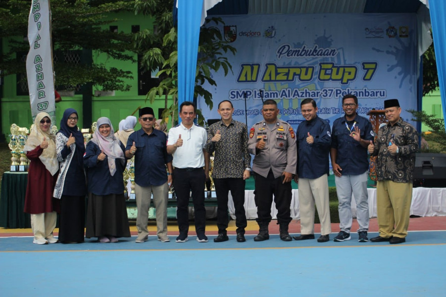 Diikuti 1.000 Peserta, Kadispora Pekanbaru Buka Al Azru Cup ke 7 SMP Islam Al Azhar 37