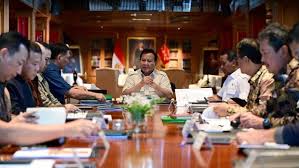 Prabowo pimpin ratas hilirisasi, telaah proyek ciptakan lapangan kerja