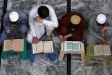 Apakah Pahala Mendengarkan Alquran Sama dengan Membacanya?