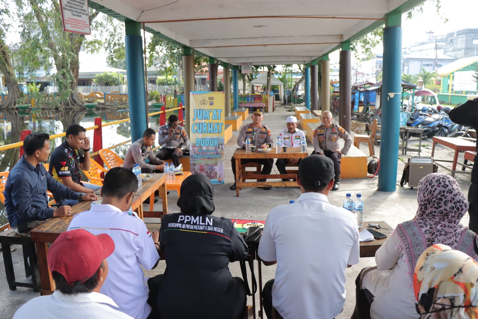 Jumat Curhat, Wakapolres Polres Meranti Duduk Bersama PPMLN