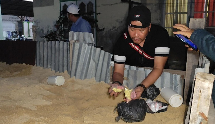 Gerebek Kampung Dalam, Polisi Temukan Sabu dan Ekstasi dalam Tanah