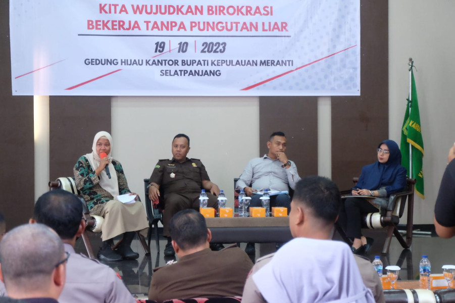 Buka Sosialisasi Pemberantasan Pungli, Plt Bupati Minta Berantas Secara Tegas