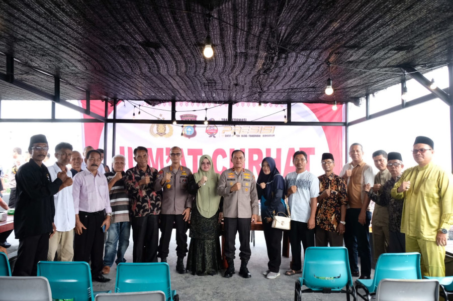 Wakapolda Riau Serius Dengarkan Curhat Warga Rumbai