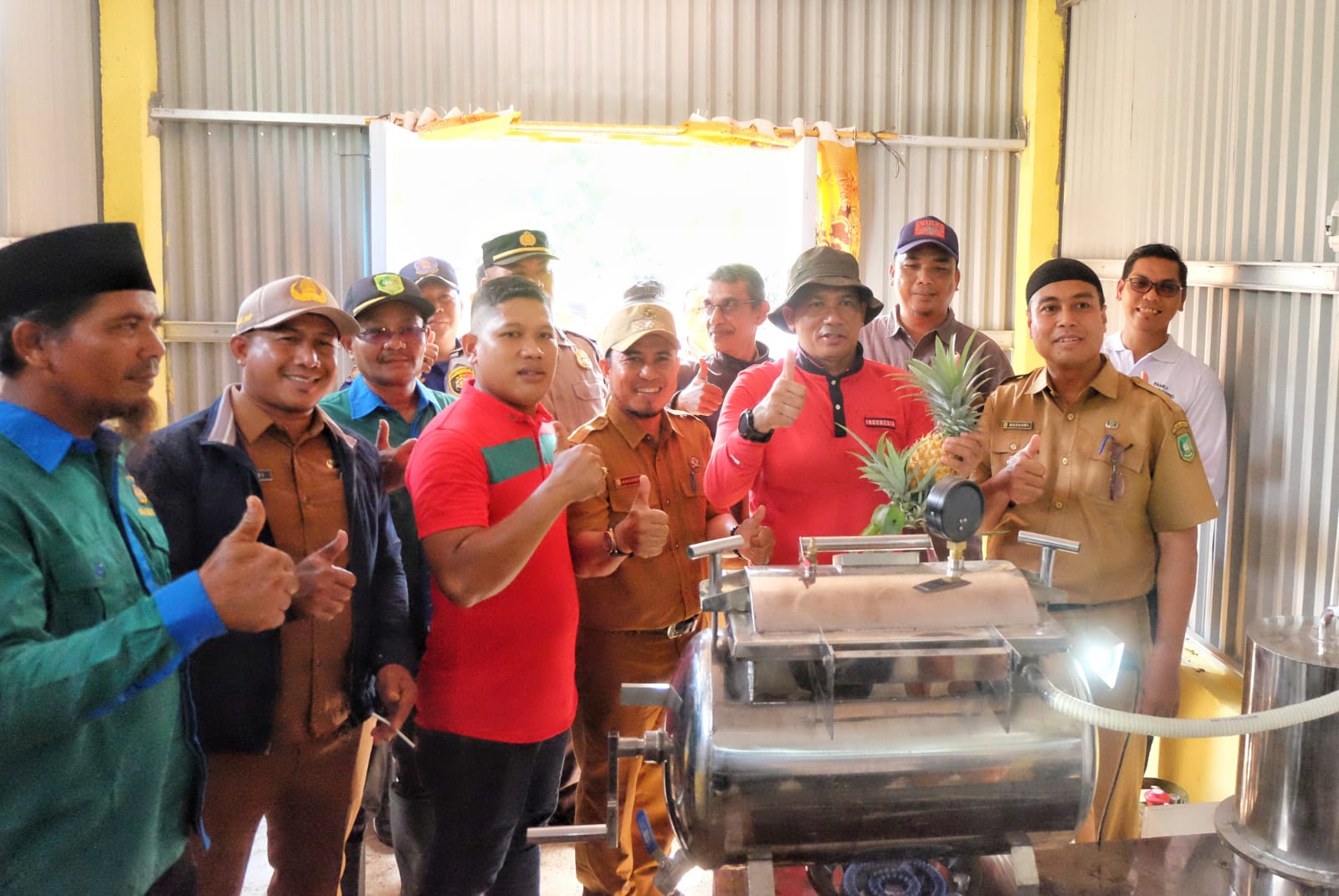 HM Adil Hadiri 3 Acara Sekaligus dan Berikan Bantuan Pada Kelompok Tani di Meranti.