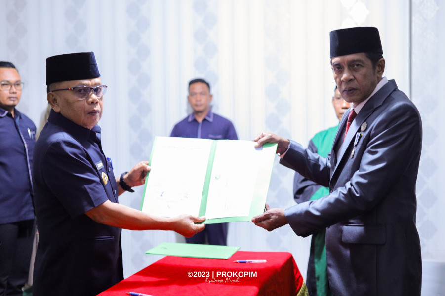 Plt Bupati Asmar Lantik 3 Kadis dan 2 Pejabat Fungsional