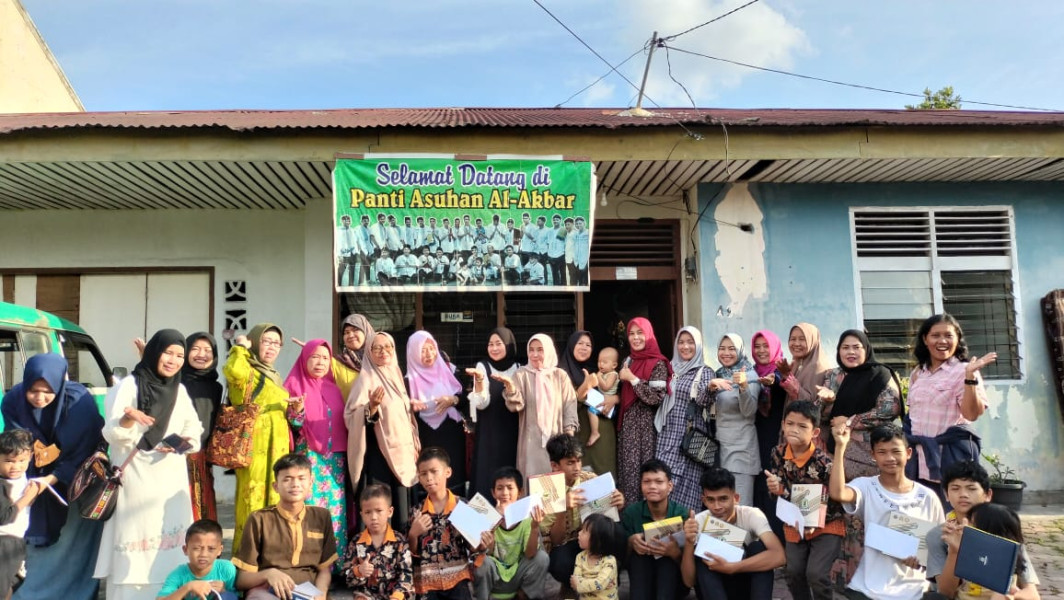 IKWI Riau Serahkan Santunan dan Paket Sembako ke Panti Asuhan Al-Akbar