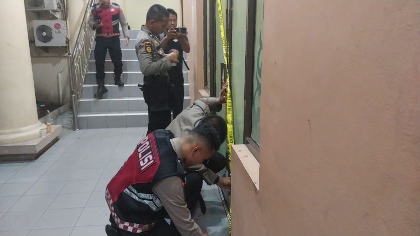 Digeledah  hingga Malam, Ruang Sub Bagian Humas Sekretariat DPRD Riau Disegel