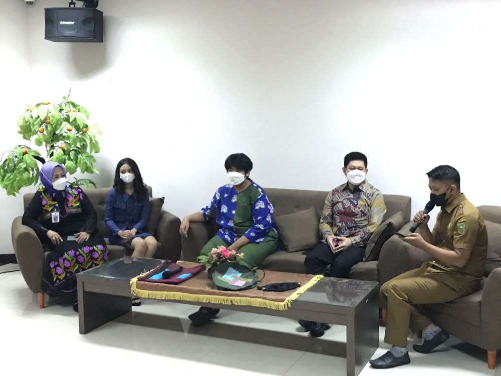 Tenun Riau Akan Tampil di Indonesia Fashion Week 2022
