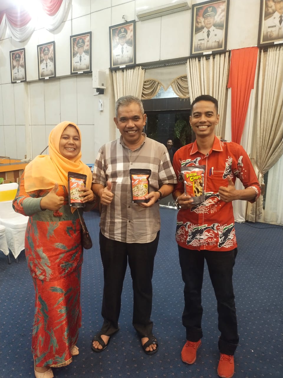 Khairul Azli terima penghargaan UMKM dari Bupati Kampar dan Kemendes