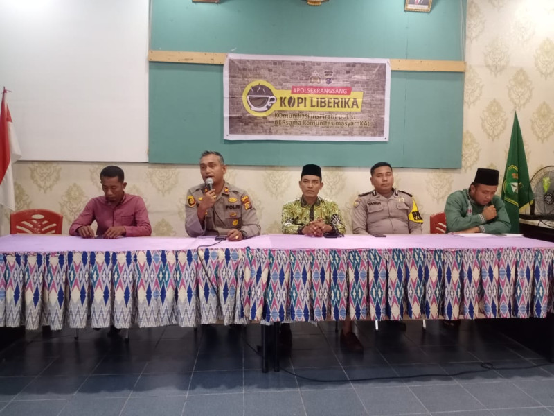 Polsek Rangsang Gelar Giat Kopi Liberika dan Salurkan Bansos buat Balita Stunting di Gemalasari