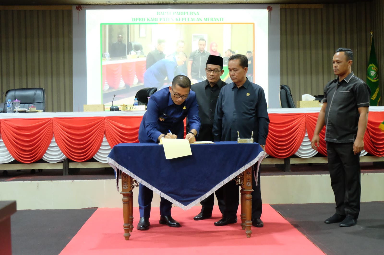 Perubahan Perda BUMD Disahkan DPRD, Bupati Adil Ucapkan Terimakasih