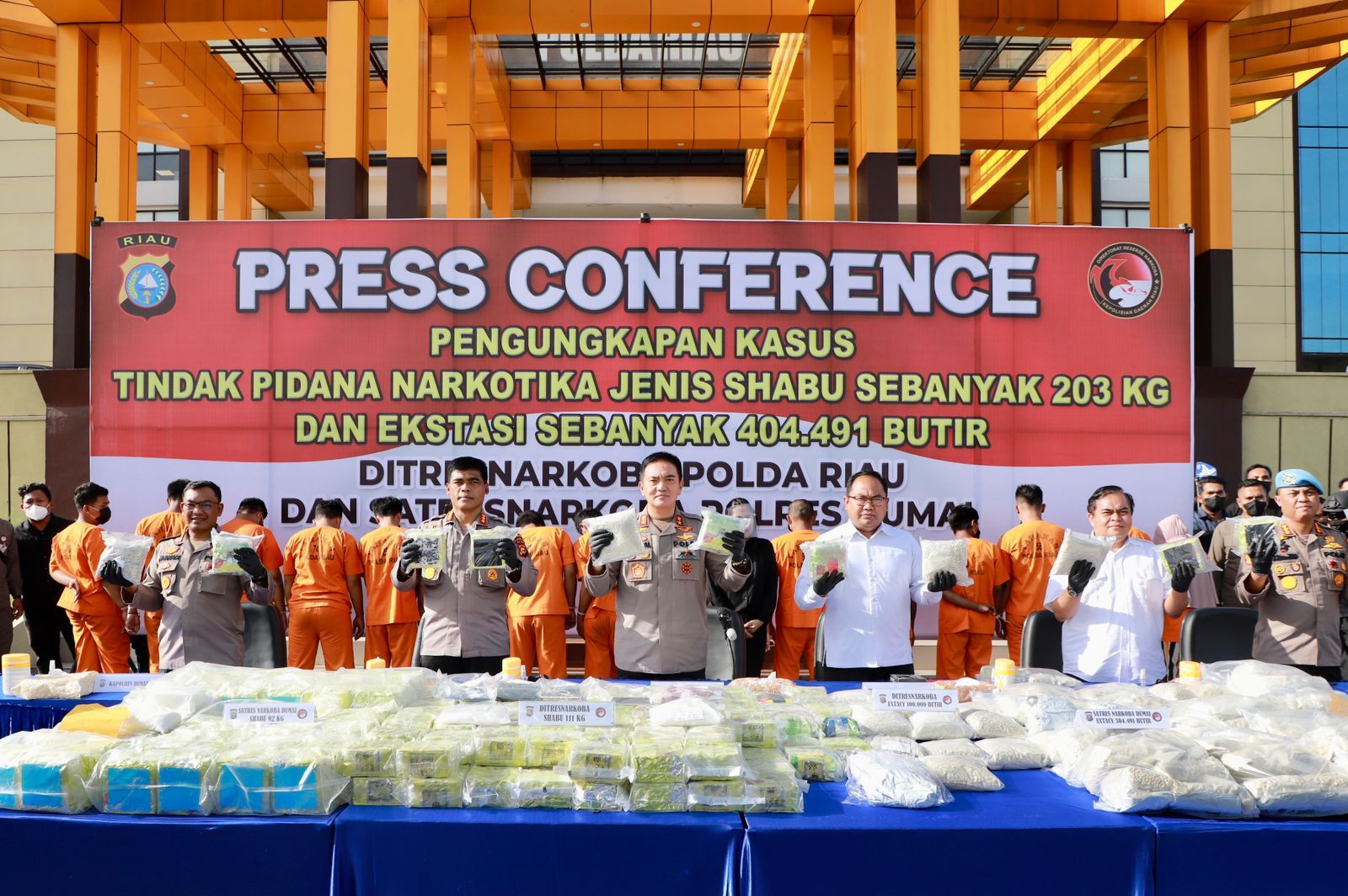 Sejarah Baru Keberhasilan Polda Riau Ungkap Kasus Narkoba, Amankan 203 KG Sabu dan 404.491 Butir Eks