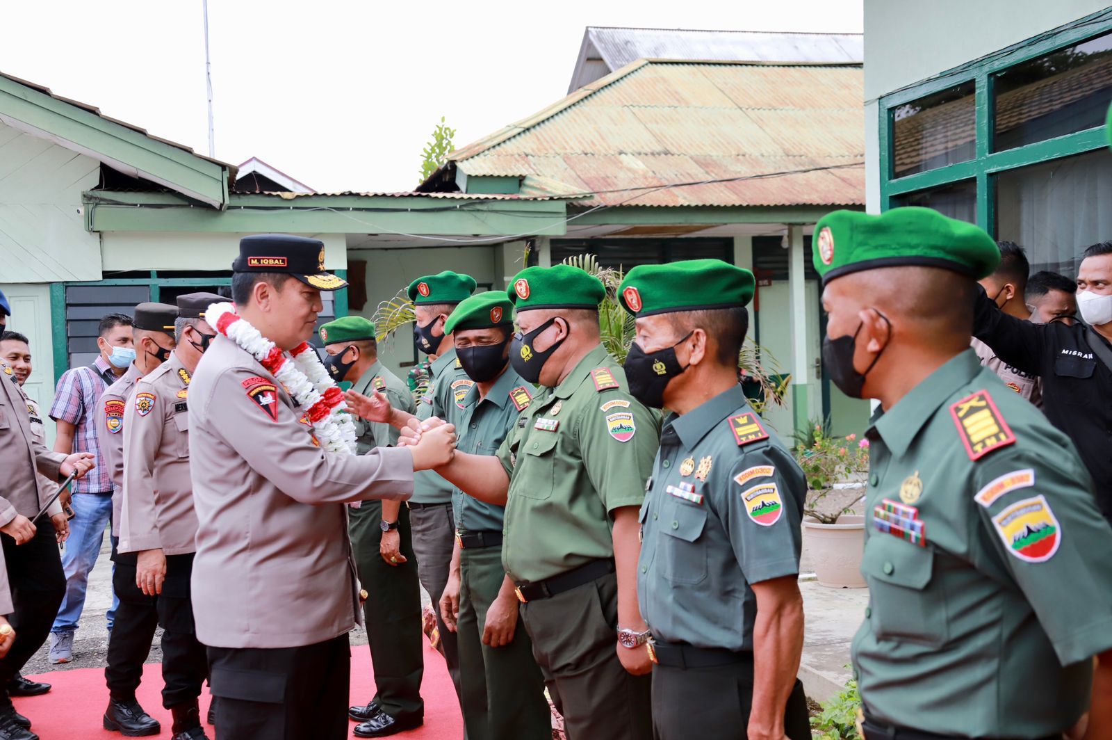 Jaga dan Tingkatkan Sinergitas Soliditas TNI - Polri untuk Masyarakat