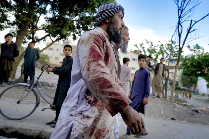 Ledakan Besar Terjadi di Masjid Kabul Saat Sholat Maghrib