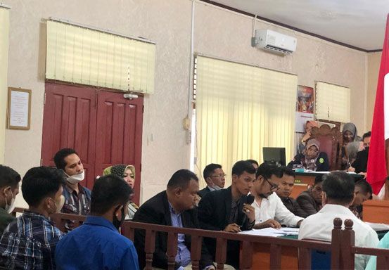 Dugaan Korupsi, Kuasa Hukum: Banyak Kecacatan Formil Dalam Penetapan Tersangka Eks Bupati Inhil