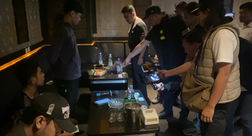 Polisi Razia Tempat Hiburan Malam di Pekanbaru, Pengunjung-Pegawai Dites Urine